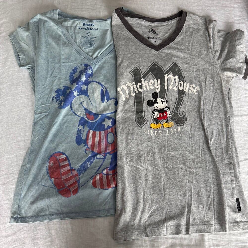 Disney DisneyLand Short Sleeve Bundle Sz M